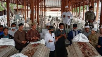 Ziarah ke Makam Sunan Gresik, Anies Baswedan: Ini Murni Berziarah