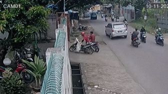 Sekarung Paket Kurir Digondol Maling