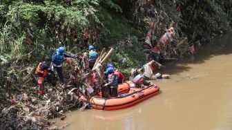 Aksi Bersih-bersih Sungai Peringati Hari Ciliwung