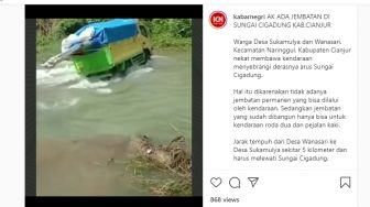 Viral! Tak Ada Jembatan, Mobil Nekat Terobos Sungai Cigadung Cianjur