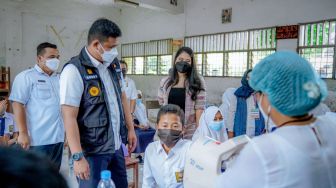 Bobby Nasution Bawa Medan Masuk Sebagai Daerah Tertinggi Vaksinasi Pelajar