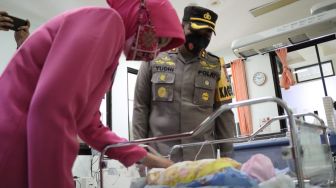 Aksi Pemotor Membuang Bayi di Kota Blitar Terekam CCTV, Pelaku Kini Diburu Polisi