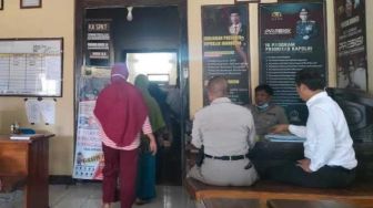 30 Emak-emak Korban Dugaan Pemotongan Bansos PKH Probolinggo Diperiksa Polisi