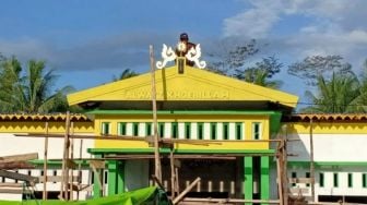 Bangun Rumah Mirip Istana Alwatziekhoebillah, Gustian Randa Diprotes Pewaris Kesultanan Sambas
