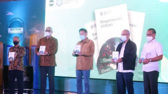 Buku Regenerasi Urban Membuka Masalah Transportasi Perkotaan Menuju Kota Masa Depan