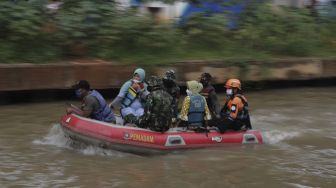 Simulasi Penanganan Bencana Banjir di Cipinang Melayu