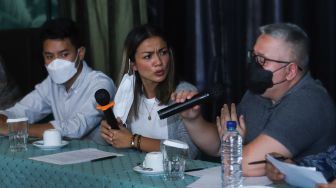 Nirina Zubir Marah Besar saat Live di Stasiun TV Hadirkan Pengacara Tersangka Mafia Tanah