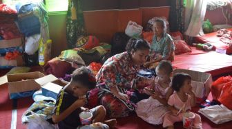 Banjir Sekadau Mulai Surut, Persediaan Logistik di Pengungsian Masih Aman untuk Seminggu