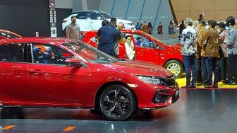 Berkunjung ke GIIAS 2021, Presiden Joko Widodo Telaah Produk Baru dan Mobil Listrik