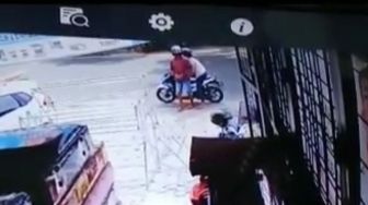 Detik-detik Sejoli Curi Motor di Way Halim Bandar Lampung Terekam CCTV