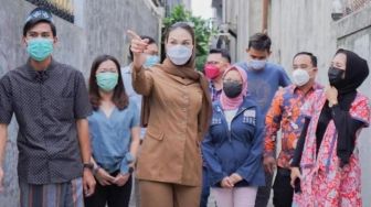 Heboh Luna Maya Jadi Ketua RT dan Terjun Blusukan, Pak Camat Ungkap Fakta Mengejutkan