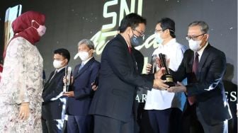 Konsisten Berinovasi, Dua Pabrik Produsen Makanan Ini Raih SNI Awards