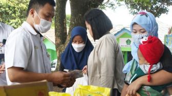 Bulog Riau Kepri Bikin Pasar Murah Minyak Goreng, Beras dan Gula Pasir di Pekanbaru