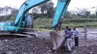 Biar Kapok! Alat Berat Penambang Pasir Ilegal di Blitar Disita dalam Razia