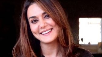 Pakai Ibu Pengganti, Preity Zinta Dikaruniai Anak Kembar