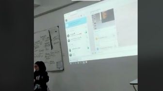 Presentasi Chat Pacar Terpampang di Proyektor, Warganet: Malunya Enggak Nanggung