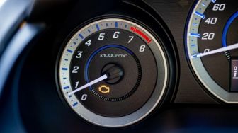 Lampu Indikator Engine Menyala Pada Motor dan Mobil? Ini Penyebabnya