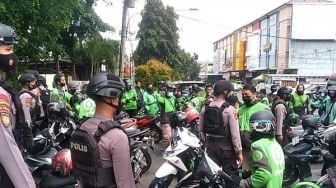 Massa Driver Gojek Geruduk Balai Kota Solo Ingin Temui Gibran