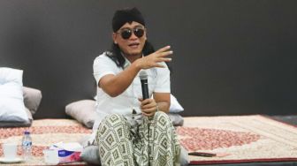 Gus Miftah Klarifikasi soal Ganjar Dibuang ke Tong Sampah: Ganjar Itu Sahabat Saya