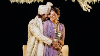 8 Potret Pernikahan Anushka Rajan dan Aditya Seal: Tukar Cincin hingga Janji Suci