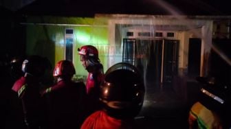 Suara Ledakan Bikin Kaget Pemilik Rumah dan Tetangga, Ternyata Lantai Atas Terbakar