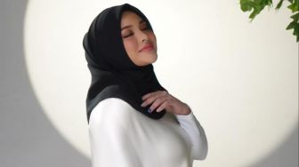 10 Fashion Hamil Aurel Hermansyah, Simpel Tapi Mewah!