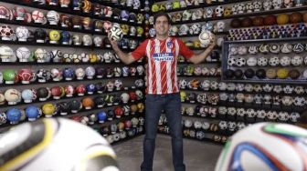 Koleksi Bola Capai Ribuan, Penggemar Sepak Bola Ini Pecahkan Rekor Dunia