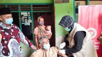 Warga Sambut Baik Vaksinasi Door to Door Untuk Lansia dan Disabilitas di Pelosok Jogja