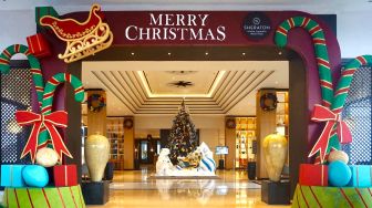 Siap Sambut Nataru, Sheraton Mustika Yogyakarta Gelar Christmas Tree Lighting Ceremony