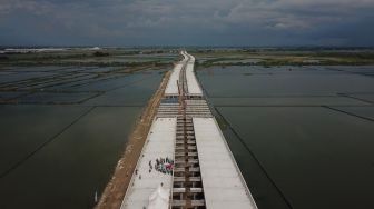 Ganjar Cek Proyek Tol Semarang-Demak Seksi II, Ini Target Pengerjaannya
