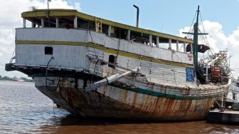 Kapal Pembawa Rotan Ilegal ke Malaysia Ditangkap Bea Cukai Kalbagbar di Perairan Natuna