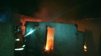 Gara-gara Lupa Matikan Kompor, 4 Rumah di Probolinggo Ludes Terbakar