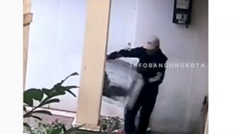 Viral Aksi Pencurian 2 Anjing Chihuahua Mini Pom Terekam CCTV, Pelaku Nekat Lompat Pagar
