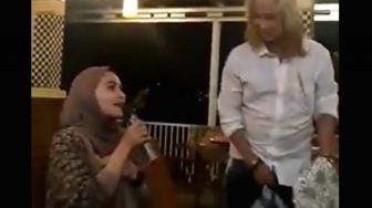 Video Habib Bahar Mesra saat Karaoke Tersebar, Warganet: Aslinya Kelihatan