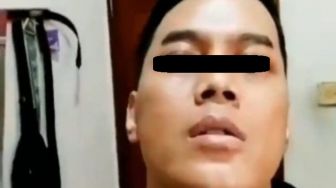 Viral Pria di Bekasi Tempelkan Kelamin ke Buku Doa, Berakhir Dibekuk Polisi