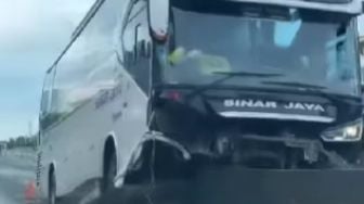 Bus Tabrak Pembatas Jalan di Exit Tol Karawang Barat, Netizen: Tunggu Berapa Korban Lagi?