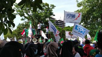 Peserta Aksi Buruh Tantang Ganjar Pranowo Dialog: Kalau Memang Ingin Nyapres Ya Keluar!
