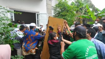Eksekusi Rumah Yayasan Yatim Piatu di Gunung Putri Bogor Ricuh