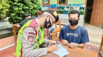 Serba-serbi Gerebek Vaksin di Pasar Anyar, Ada yang KTP Padang dan Kabupaten Bogor