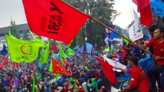 Ridwan Kamil Pakai PP 36, Buruh: Tunggu Tanggal Mainnya!