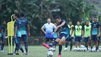 Jelang Laga Kontra Madura United, Fisik Pemain Persib Bandung Digeber
