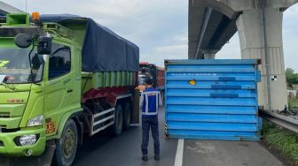 Inilah Penyebab Kemacetan Panjang Di Tol Jakarta-Cikampek Hari Ini