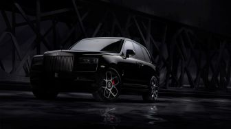 Rolls-Royce Black Badge Ghost Debut di Singapura, Siap Menyapa Indonesia pada 2022