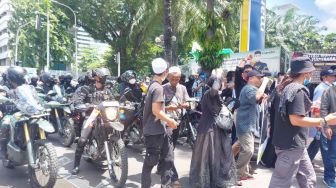 Massa Reuni 212 di Jalan Thamrin Dibubarkan Pasukan Motor Trail