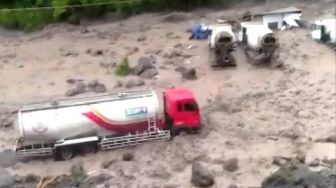 Satu Sopir Truk Pasir Hilang Tersapu Banjir Lahar Dingin Merapi