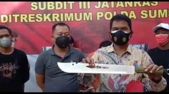 Dua Begal Sadis di Palembang Ditangkap, Pelaku Ancam Korban Pakai Samurai di Tengah Jalan