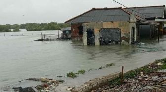 Warga Pesisir Pamekasan Diminta Waspadai Ancaman Banjir Rob 6 Hari ke Depan
