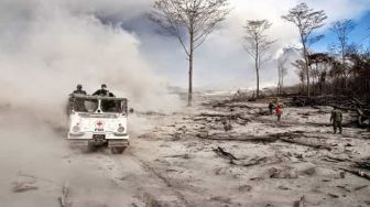 6 Fakta Menarik Kendaraan Hagglund yang Jelajahi Segala Medan Sisa Erupsi Gunung Semeru