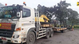 Tanggap Darurat Erupsi Gunung Semeru, Ini Kendaraan Kementerian PUPR di Lokasi Bencana