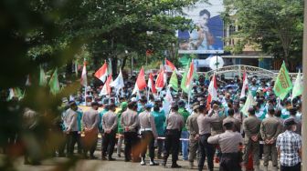 Berbeda Dengan Pekerja di Banjarmasin, Tak Gentar Ribuan Buruh di Tabalong 